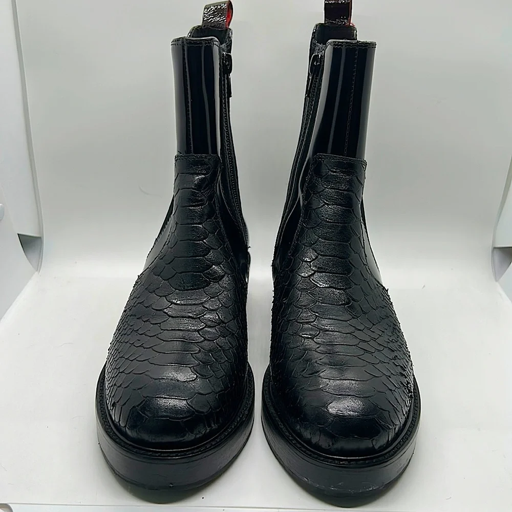 Jeffrey Campbell Black Faux Snakeskin Chelsea Leather Boots Shoes **Size 7** - Picture 2 of 10